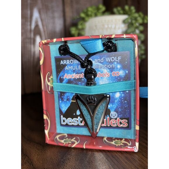 BestAmulets Arrowhead Wolf Paw Amulet Simulated Turquoise 18 Inch necklace - Picture 8 of 8